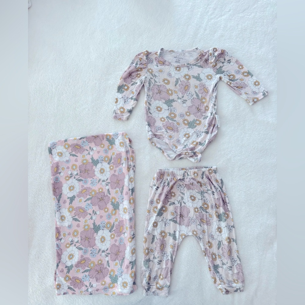 Milkbarn pj set w/ blanket and bow 6-9 months